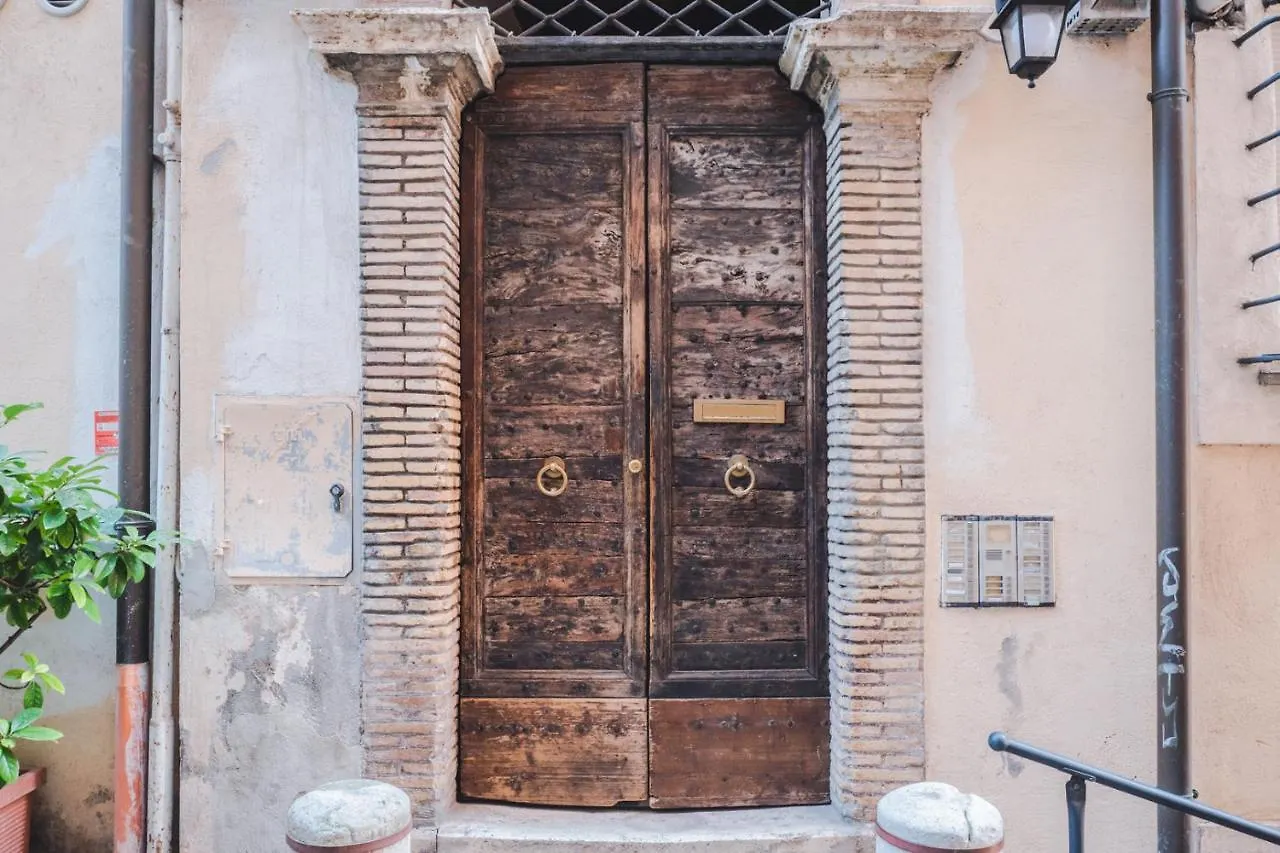 La Vetrina, The Renaissance Charme Of Piazza Navona Apartment Rome